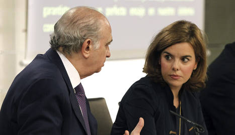 Soraya Sáenz de Santamaría y Fernández Díez recién aprobado el proyecto de la que denominan Ley de Seguridad Ciudadana